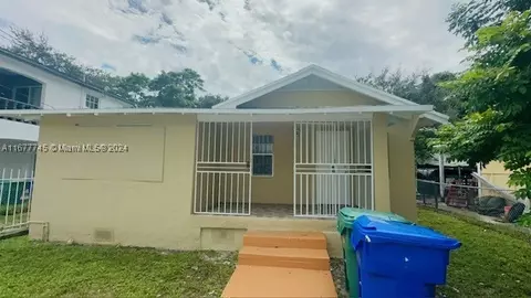 146 NW 70th St, Miami, FL 33150