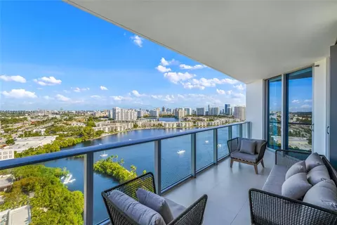 17301 Biscayne Blvd #2106, North Miami Beach, FL 33160