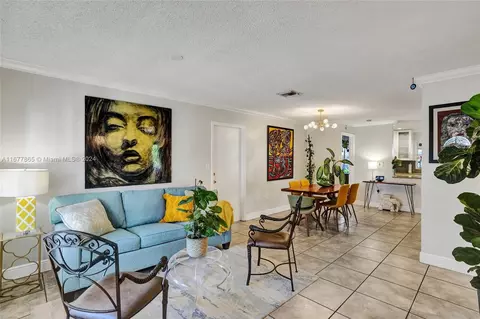 9133 NW 190th Ter, Hialeah, FL 33018 photo 3
