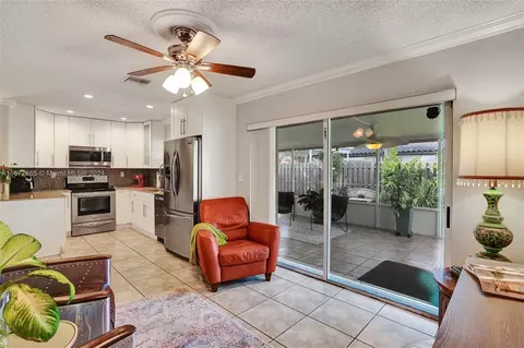 9133 NW 190th Ter, Hialeah, FL 33018 photo 13