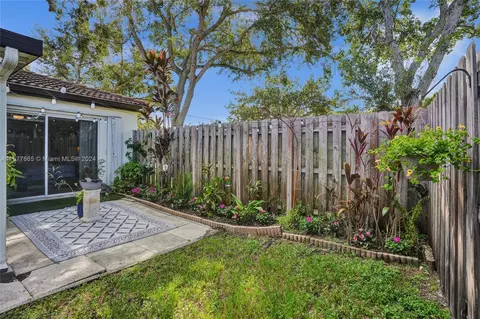 9133 NW 190th Ter, Hialeah, FL 33018 photo 43