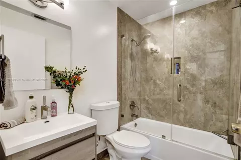 9133 NW 190th Ter, Hialeah, FL 33018 photo 28