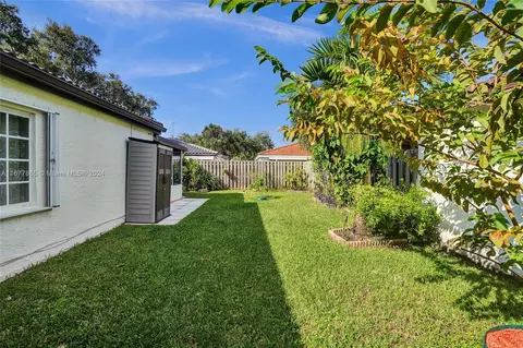 9133 NW 190th Ter, Hialeah, FL 33018 photo 39