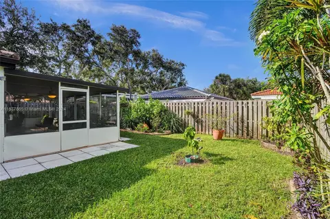 9133 NW 190th Ter, Hialeah, FL 33018 photo 40