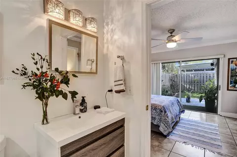 9133 NW 190th Ter, Hialeah, FL 33018 photo 21