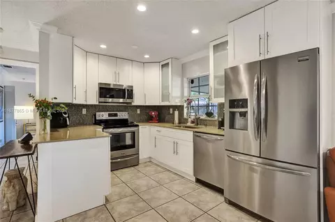 9133 NW 190th Ter, Hialeah, FL 33018 photo 16