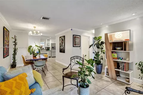 9133 NW 190th Ter, Hialeah, FL 33018 photo 7