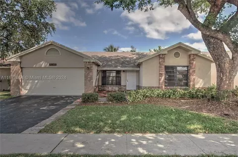 10161 NW 32nd St, Sunrise, FL 33351