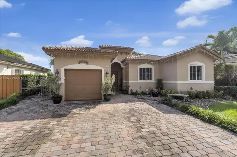 4242 NE 16th St, Homestead, FL 33033