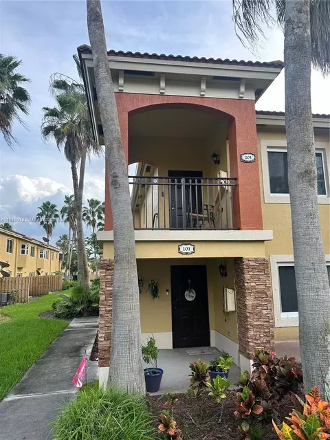 3398 NE 9th Dr #201, Homestead, FL 33033