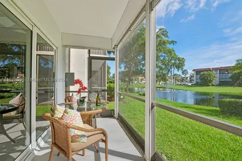 250 S Hollybrook Ter #103, Pembroke Pines, FL 33025