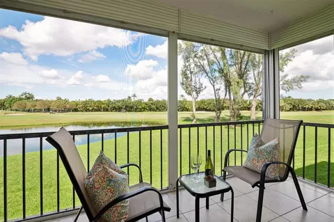 9611 N Hollybrook Lake Dr #207, Pembroke Pines, FL 33025