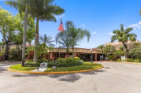 9321 Sunrise Lakes Blvd #109, Sunrise, FL 33322