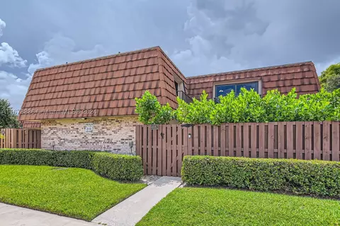 4082 Forest Hill Dr, Hollywood, FL 33026