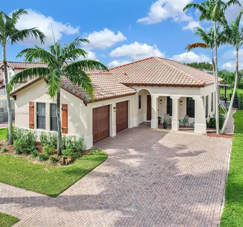 2950 NW 84th Way, Pembroke Pines, FL 33024