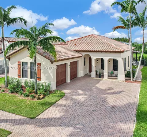 2950 NW 84th Way, Pembroke Pines, FL 33024
