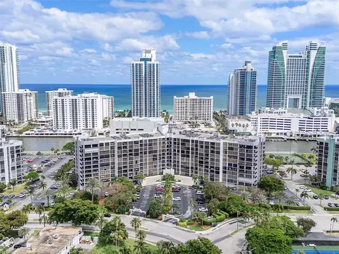 600 Parkview Dr #203, Hallandale Beach, FL 33009