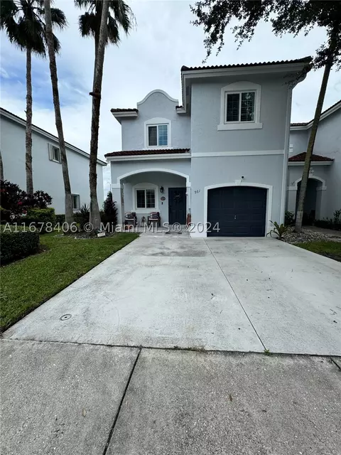 961 SW 147th Ct, Miami, FL 33194
