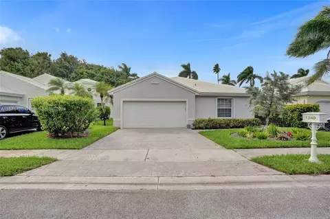 1240 W Wilshire Cir W, Pembroke Pines, FL 33027