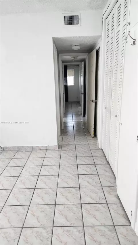 1430 NE 170th St #225, North Miami Beach, FL 33162
