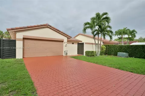9014 SW 150th Ave, Miami, FL 33196