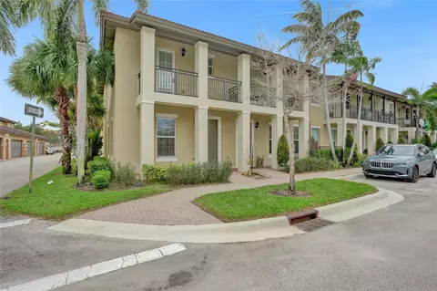 14706 SW 12th St, Pembroke Pines, FL 33027