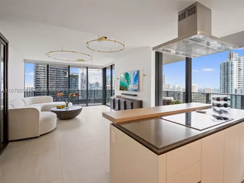1000 Brickell Plz #4215, Miami, FL 33131