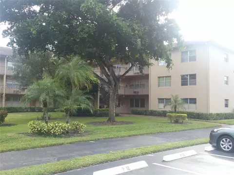 13350 SW 1st St #109P, Pembroke Pines, FL 33027