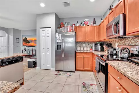 3544 W 94th St, Hialeah, FL 33018 photo 8