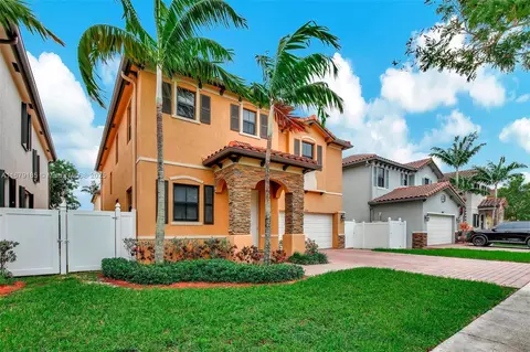 3544 W 94th St, Hialeah, FL 33018