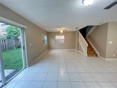 3336 Apache Ln, Margate, FL 33063 photo 3