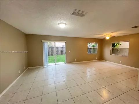 3336 Apache Ln, Margate, FL 33063 photo 6
