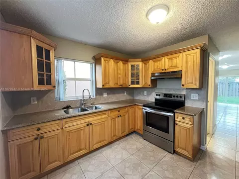 3336 Apache Ln, Margate, FL 33063 photo 7