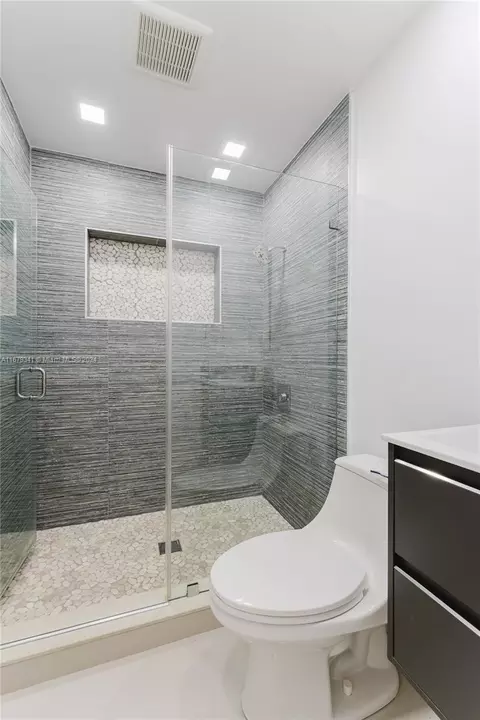 230 E 56th St, Hialeah, FL 33013 photo 28