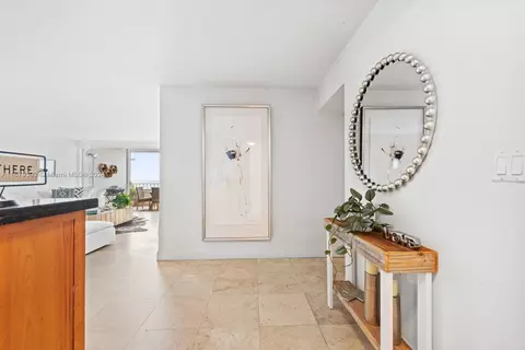 199 Ocean Lane Dr #1213, Key Biscayne, FL 33149