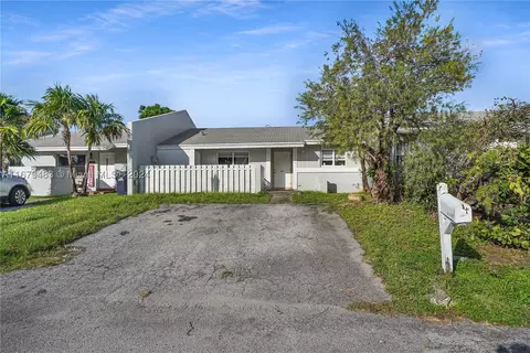 10367 SW 208th Ln, Cutler Bay, FL 33189