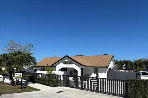 9901 SW 47th St, Miami, FL 33165