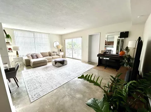 1750 NE 115th St #306, Miami, FL 33181