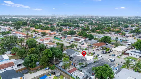 View/Area - 551 E 37th St, Hialeah, FL 33013 photo 5 of 12