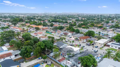 View/Area - 551 E 37th St, Hialeah, FL 33013 photo 6 of 12