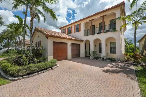 3725 NW 85th Ter, Pembroke Pines, FL 33024