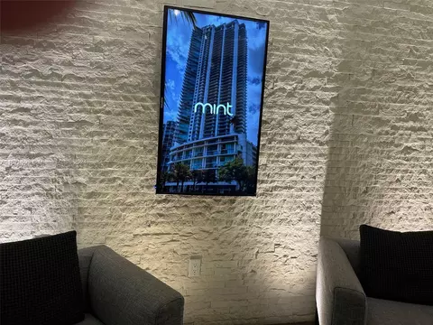 92 SW 3rd St #1211, Miami, FL 33130