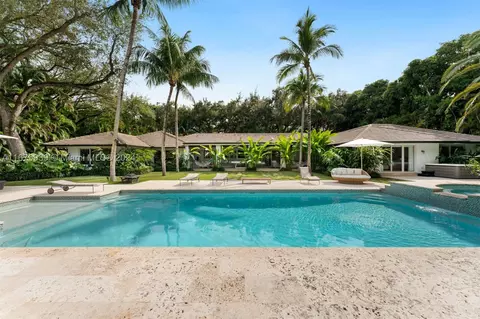 5851 SW 94th St, Pinecrest, FL 33156