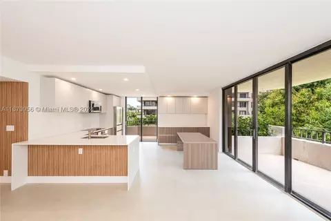 181 Crandon Blvd #302, Key Biscayne, FL 33149