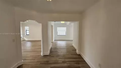 1786 71 St, Miami Beach, FL 33141
