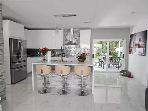 Kitchen - 642 W 64th Dr, Hialeah, FL 33012 photo 1 of 2