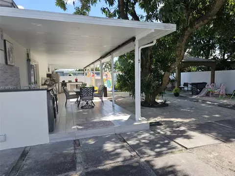 Exterior - 642 W 64th Dr, Hialeah, FL 33012 photo 1 of 2