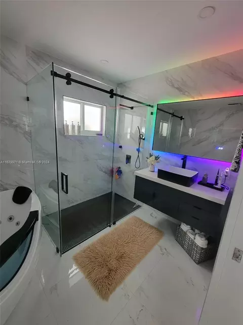 Bath - 642 W 64th Dr, Hialeah, FL 33012 photo 1 of 6