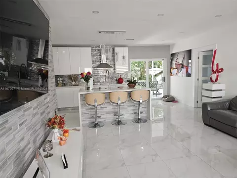 Other - 642 W 64th Dr, Hialeah, FL 33012 photo 4 of 7