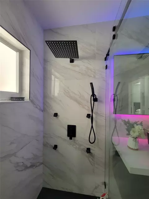 Bath - 642 W 64th Dr, Hialeah, FL 33012 photo 3 of 6